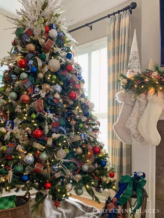 come addobbare l'albero di natale 2023