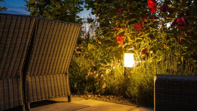 come illuminare il giardino