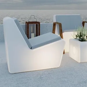 poltrona luminosa per illuminare il giardino