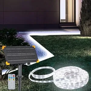 come illuminare il giardino con strisce led su scalini e sui bordi dei vialetti